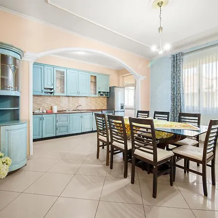 Rroshaj Affittacamere Tirana