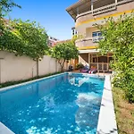 Rroshaj * Tirana