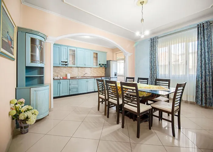 Rroshaj Guest house Tirana